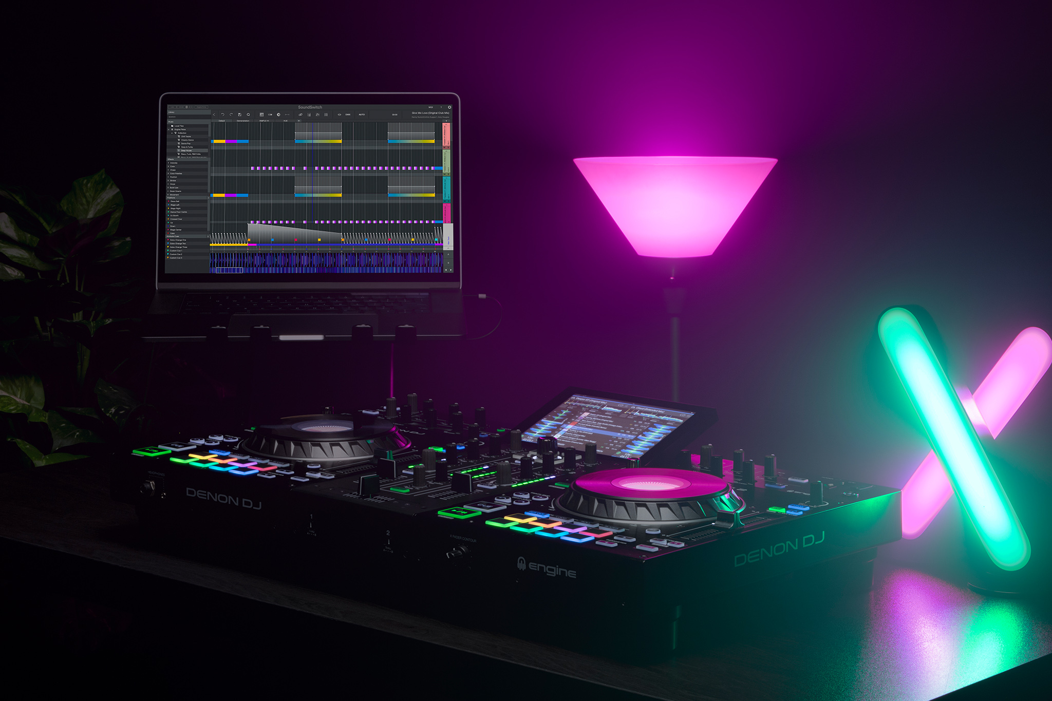 SoundSwitch Desktop DMX Lighting Control Software for DJs running on a laptop connected to the Denon DJ Prime 2 and Philips HUE Lighting